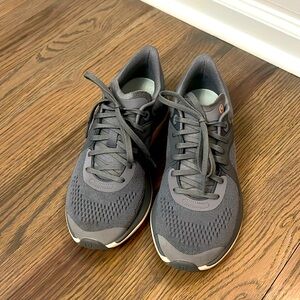 Lululemon Sneakers. Like new Gray. Size 7.5